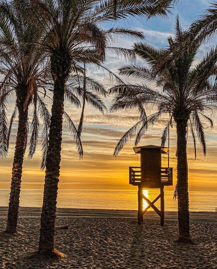 El Estudio De La Playa Benalbeach Holidays Deluxe 베날마데나코스타 외부 사진