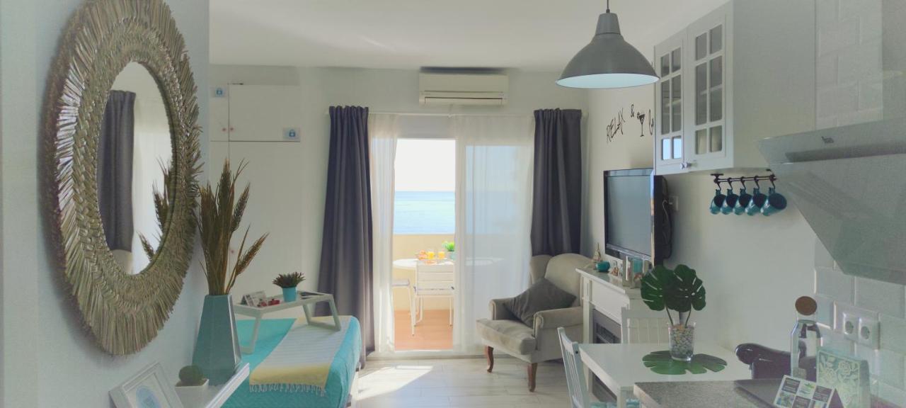 El Estudio De La Playa Benalbeach Holidays Deluxe 베날마데나코스타 외부 사진