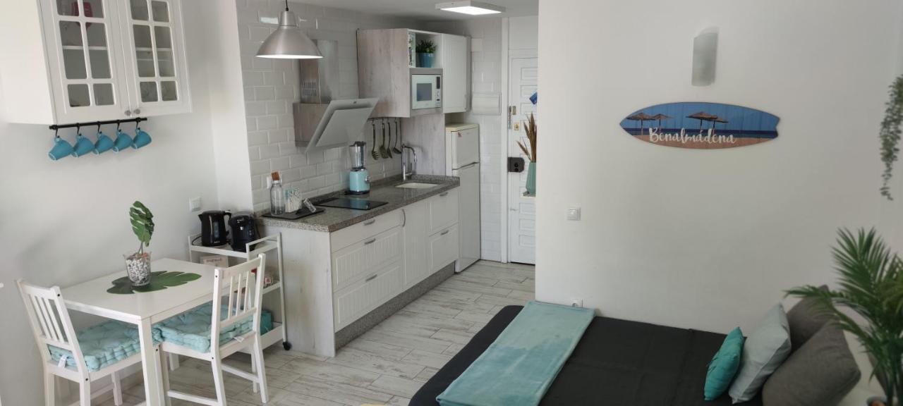 El Estudio De La Playa Benalbeach Holidays Deluxe 베날마데나코스타 외부 사진