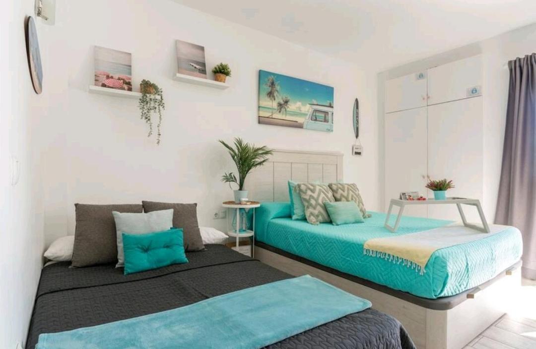 El Estudio De La Playa Benalbeach Holidays Deluxe 베날마데나코스타 외부 사진