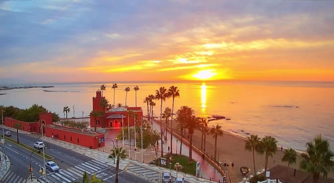 El Estudio De La Playa Benalbeach Holidays Deluxe 베날마데나코스타 외부 사진