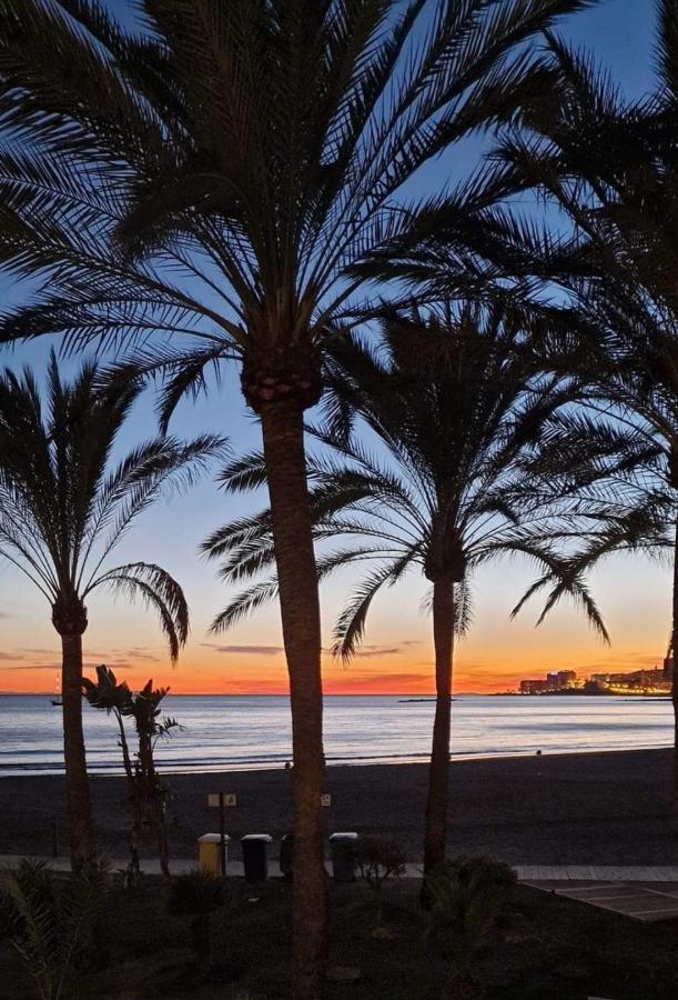 El Estudio De La Playa Benalbeach Holidays Deluxe 베날마데나코스타 외부 사진